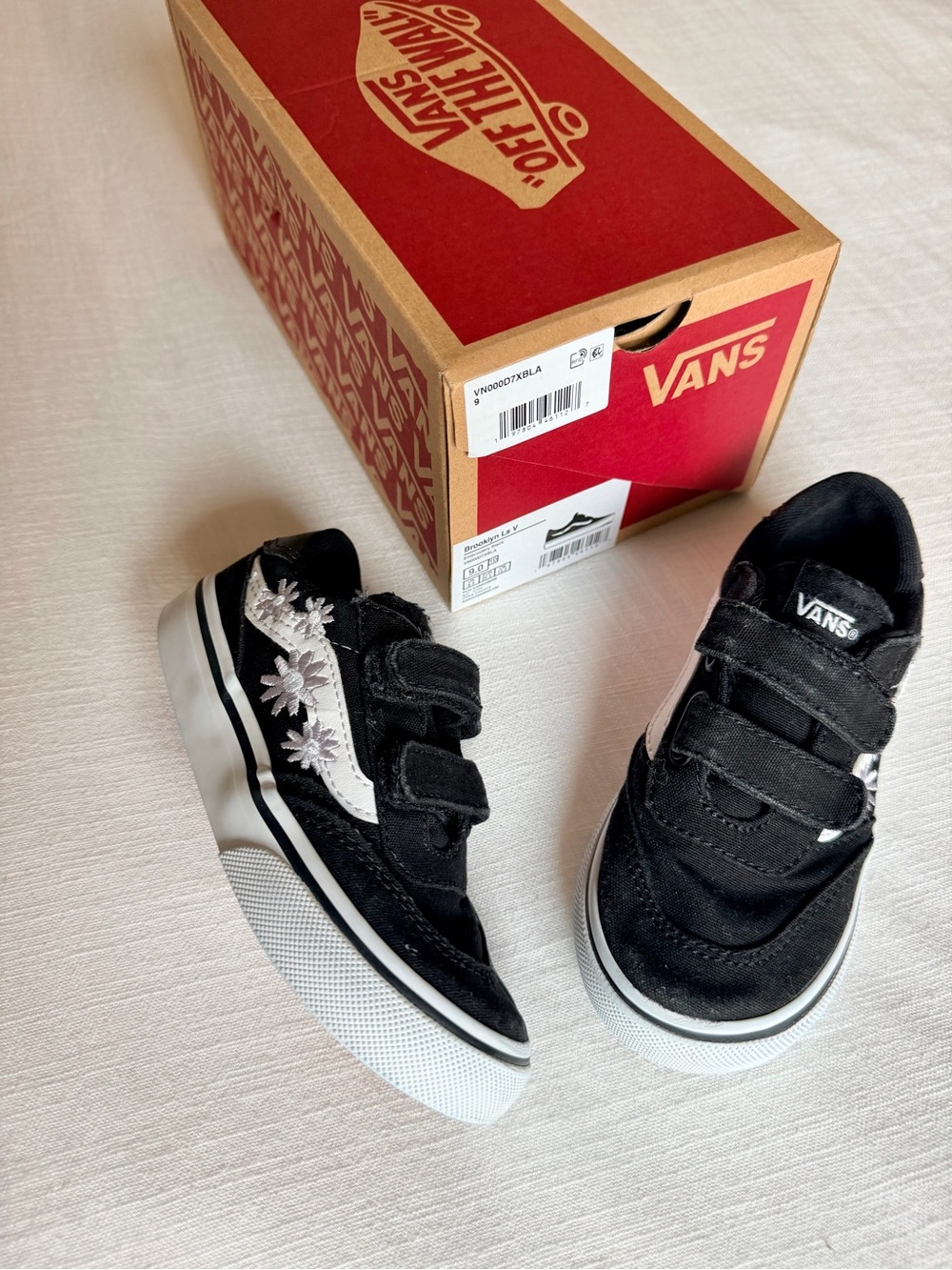 Toddler Vans Brooklyn low top sneaker black floral size 9